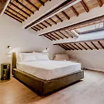 - Vittoria Palace