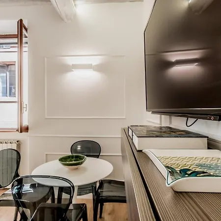 - Vittoria Palace Apartment