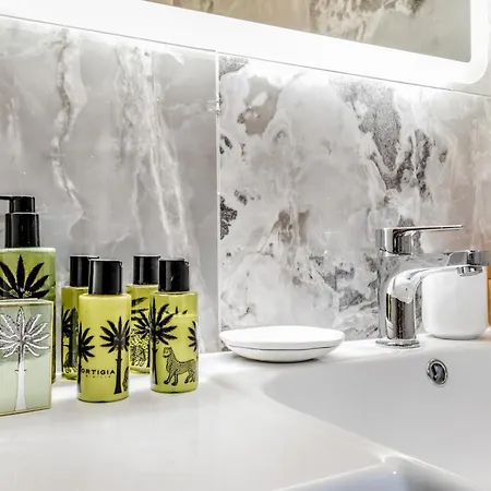 - Vittoria Palace Apartment Rome